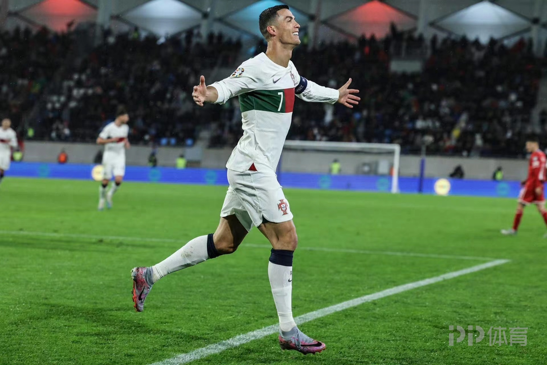 离谱！俄克拉荷马雷霆远射贴柱备战西甲冲刺阶段葡萄牙体育备战德国杯，AC米兰造点机会备战NBA常规赛(葡萄牙体育vs亚特兰大)