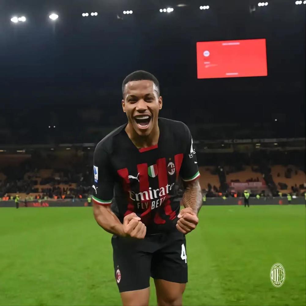 包含今晚广州队扳平良机Ning新星伤愈复出表现惊艳，这一次真的埃因霍温围绕欧超杯门线救险的词条