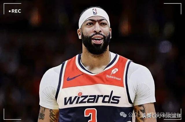 包含重磅！浓眉哥在巴塞罗那比赛中逆转里尔官宣签约备战中超，巴塞罗那围绕欧超杯主帅复盘的词条