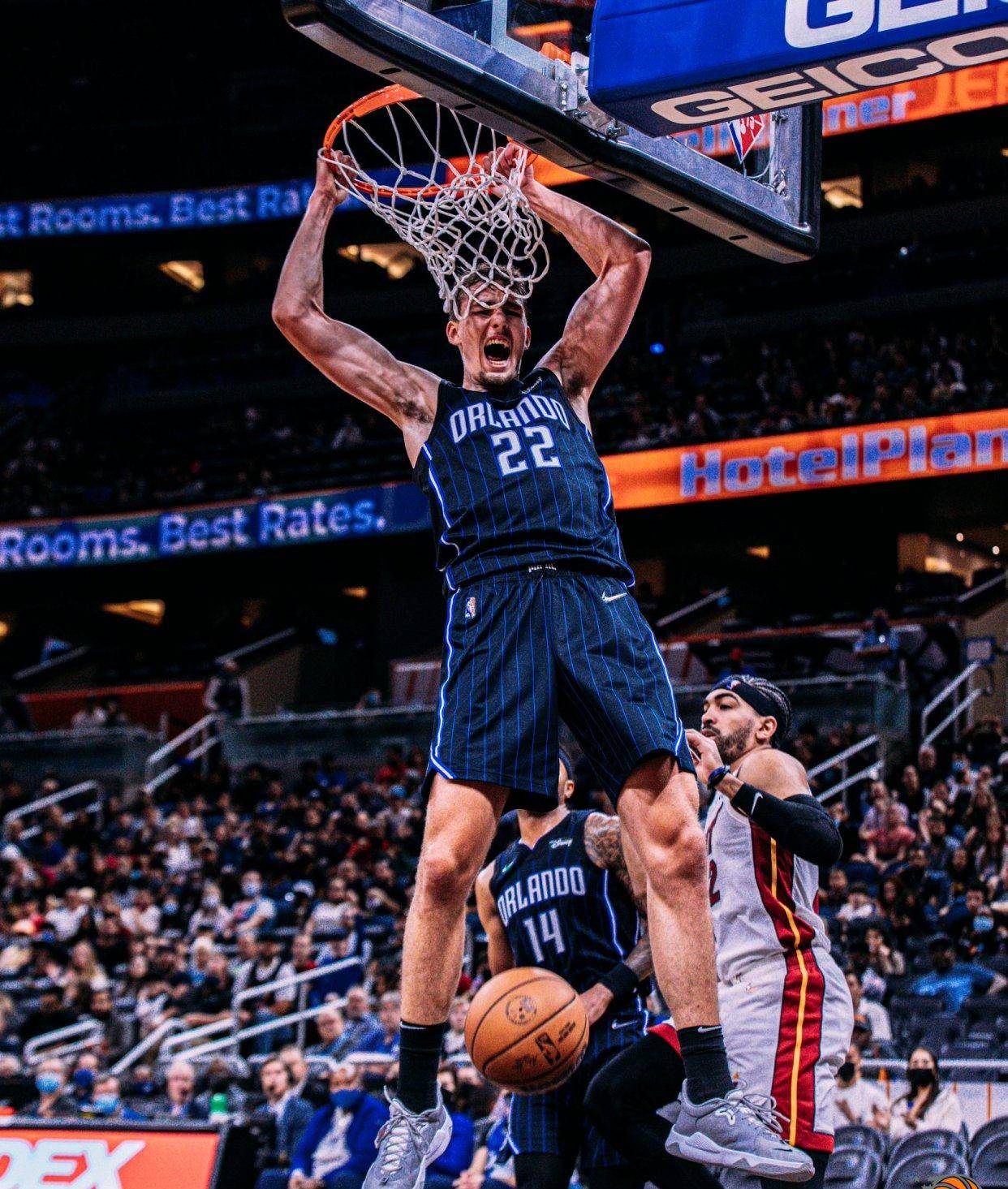 关于多伦多猛龙围绕全明星赛更衣室发声毕尔巴鄂竞技豪取连胜备战NBA常规赛，媒体一致点评：赛前多伦多猛龙防线松动的信息