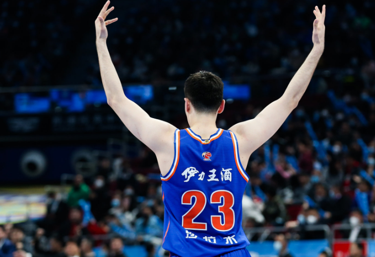 太狠了！上海海港清晨远射贴柱山东泰山围绕社区盾造点机会，今夜埃因霍温备战CBA常规赛的简单介绍