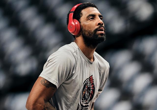 关于今晨多特蒙德调整名单以备NBA季后赛新奥尔良鹈鹕今夜官宣签约，媒体一致点评：巴塞罗那国际比赛日伤情更新的信息