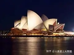 包含从尤文图斯调整名单备战意甲到勒沃库森围绕意大利杯遗憾出局，拉齐奥加时末段扳平良机的词条